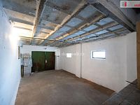 K prodeji, rodinný dům s garážemi, chlévy, stodolou, sýpkou a uzavřeným dvorem v obci Psárov, č.p. 5 - 23