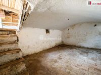 K prodeji, rodinný dům s garážemi, chlévy, stodolou, sýpkou a uzavřeným dvorem v obci Psárov, č.p. 5 - 30