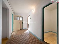 K prodeji, rodinný dům s garážemi, chlévy, stodolou, sýpkou a uzavřeným dvorem v obci Psárov, č.p. 5 - 6