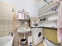 RD se sklepem, garáží, studnou a zahradou - 23