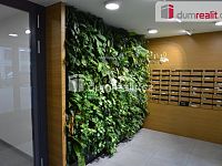 Pronájem 3+kk 70 m2 P8 Karlín balkon novostavba garážové stání zařízený sklep - 10