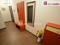 Pronájem 3+kk 70 m2 P8 Karlín balkon novostavba garážové stání zařízený sklep - 11