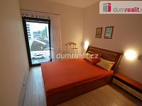 Pronájem 3+kk 70 m2 P8 Karlín balkon novostavba garážové stání zařízený sklep - 13