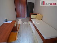 Pronájem 3+kk 70 m2 P8 Karlín balkon novostavba garážové stání zařízený sklep - 16