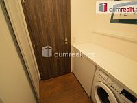 Pronájem 3+kk 70 m2 P8 Karlín balkon novostavba garážové stání zařízený sklep - 18