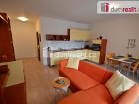 Pronájem 3+kk 70 m2 P8 Karlín balkon novostavba garážové stání zařízený sklep - 4