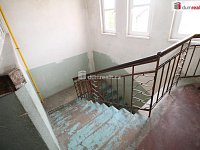 Krásný udržovaný byt 2+1 ve druhém patře cihlové vily v Mariánských Lázních s velkým sklepem a podílem na zahradě - 18