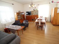 Krásný udržovaný byt 2+1 ve druhém patře cihlové vily v Mariánských Lázních s velkým sklepem a podílem na zahradě - 2