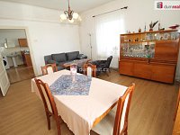 Krásný udržovaný byt 2+1 ve druhém patře cihlové vily v Mariánských Lázních  - 4