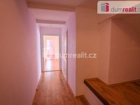 pronájem bytu podkrovní 1+1 53 m2 v centru Kolína - 9