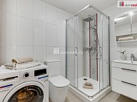 Byt 1+kk s výhledem na Prahu u metra Střížkov - 9