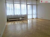 pronájem 3+1 s pracovnou 102 m² P10 Strašnice Dětská nezařízen 2x balkon