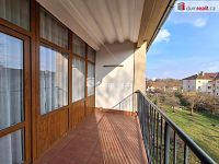 pronájem 3+1 s pracovnou 102 m² P10 Strašnice Dětská nezařízen 2x balkon