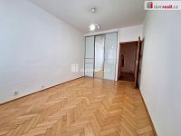 pronájem 3+1 s pracovnou 102 m² P10 Strašnice Dětská nezařízen 2x balkon - 10