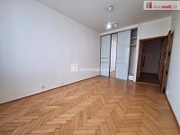 pronájem 3+1 s pracovnou 102 m² P10 Strašnice Dětská nezařízen 2x balkon - 10