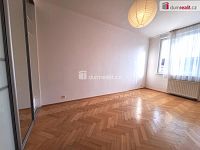 pronájem 3+1 s pracovnou 102 m² P10 Strašnice Dětská nezařízen 2x balkon - 14