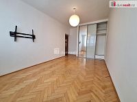 pronájem 3+1 s pracovnou 102 m² P10 Strašnice Dětská nezařízen 2x balkon - 4