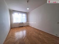 pronájem 3+1 s pracovnou 102 m² P10 Strašnice Dětská nezařízen 2x balkon - 5