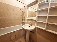 pronájem 3+1 s pracovnou 102 m² P10 Strašnice Dětská nezařízen 2x balkon - 6