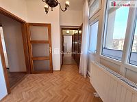 pronájem 3+1 s pracovnou 102 m² P10 Strašnice Dětská nezařízen 2x balkon - 7