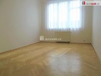 pronájem 3+1 s pracovnou 102 m² P10 Strašnice Dětská nezařízen 2x balkon - 8
