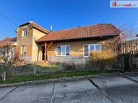 Prodej rodinného domu 3+1 s garáží v obci Vážany u Uherského Hradiště  - 11