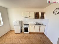 Pronájem bytu 2+kk 43 m2 P5 Smíchov zařízený po rekonstrukci cihla - 3