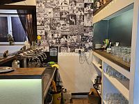 Menší zavedená restaurace se zahrádkou, Praha 8-Libeň (u metra) - 13