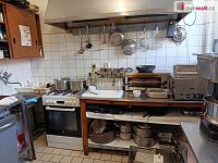 Menší zavedená restaurace se zahrádkou, Praha 8-Libeň (u metra) - 17