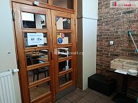 Menší zavedená restaurace se zahrádkou, Praha 8-Libeň (u metra) - 8