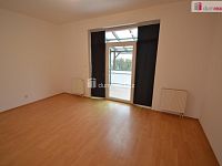 Pronájem domu 4+1 166m2 Jeneč Úhonická terasa garáž zahrada - 13