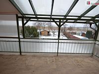 Pronájem domu 4+1 166m2 Jeneč Úhonická terasa garáž zahrada - 14