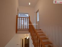 Pronájem domu 4+1 166m2 Jeneč Úhonická terasa garáž zahrada - 6