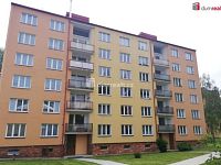 Krásná garsoniéra po částečné rekonstrukci v prvním patře panelového domu s výtahem v Mariánských Lázních - 11