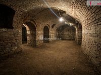 Pronájem komerčního prostoru, 200 m2 - sklepní část