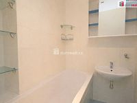 Světlý byt 2+kk, 43 m2 + 13 m2 půda, 3.patro, OV, cihla, Praha 10 - Strašnice (metro A) - 13