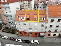 Světlý byt 2+kk, 43 m2 + 13 m2 půda, 3.patro, OV, cihla, Praha 10 - Strašnice (metro A) - 15