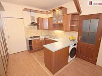 Světlý byt 2+kk, 43 m2 + 13 m2 půda, 3.patro, OV, cihla, Praha 10 - Strašnice (metro A) - 6