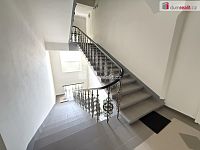 Pronájem bytu 1+kk 35 m2 P5 Smíchov po rekonstrukci loft cihla - 11