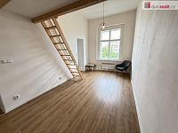 Pronájem bytu 1+kk 35 m2 P5 Smíchov po rekonstrukci loft cihla - 5