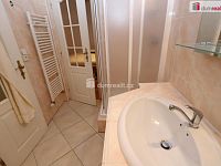 Krásný útulný byt 2+kk ve druhém patře cihlové budovy s výtahem v centru Karlových Varů s geniem loci - 13