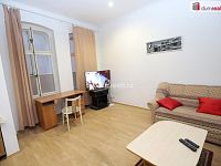 Krásný útulný byt 2+kk ve druhém patře cihlové budovy s výtahem v centru Karlových Varů s geniem loci - 8