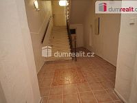 Prostorný rekonstruovaný byt 2+kk uprostřed krásné přírody v Mariánských Lázních - 12