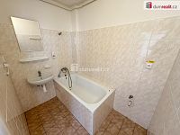 Pronájem prostorného bytu 4+1 s terasou v centru Kolína - 9