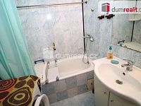 Prostorný byt 3+1/L/S v prvním patře panelového domu s výtahem - 10