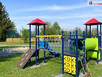 Prodej nově zasíťovaného rovinatého stavebního pozemku rozlohy 810m2 v obci Čakovičky v blízkosti Prahy - dětské hřiště II