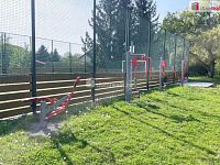 Prodej nově zasíťovaného rovinatého stavebního pozemku rozlohy 810m2 v obci Čakovičky v blízkosti Prahy - sportovní hřiště