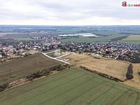 Prodej nově zasíťovaného stavebního pozemku plochy 1023m2 v malebné obci Čakovičky v blízkosti Prahy - 11