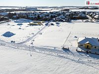 Prodej nově zasíťovaného stavebního pozemku plochy 1023m2 v malebné obci Čakovičky v blízkosti Prahy - 2