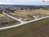 Prodej nově zasíťovaného stavebního pozemku plochy 1023m2 v malebné obci Čakovičky v blízkosti Prahy - 5